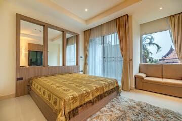Condominium at Jomtien beach, Studio room with a pool view, size 29 sqm., 1.3MB Baht! / S-0750-1K