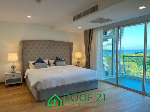 Sale Spacious Beachside Condo 3B4B with 180 sqm., fully furnished at Cozy Beach Pattaya