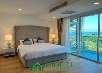 Spacious Beachside Living: 3-Bedroom Condo in Vibrant Pattaya! 🏖️✨