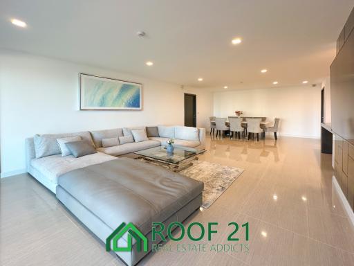 Sale Spacious Beachside Condo 3B4B with 180 sqm., fully furnished at Cozy Beach Pattaya