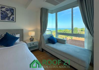 Sale Spacious Beachside Condo 3B4B with 180 sqm., fully furnished at Cozy Beach Pattaya