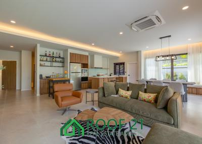 Sale 3 bedrooms 4 bathrooms house Living area of 400 sqm. Location at Siam Country Club Pattaya