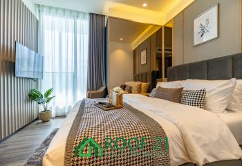 Wyndham Grand Residences Wongamat With the rare and excellent location of Laem Wong Amat Pattaya.