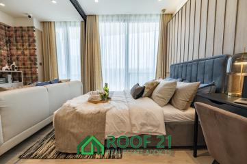 Wyndham Grand Residences Wongamat With the rare and excellent location of Laem Wong Amat Pattaya.