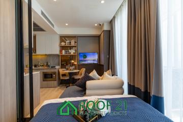 Wyndham Grand Residences Wongamat With the rare and excellent location of Laem Wong Amat Pattaya.