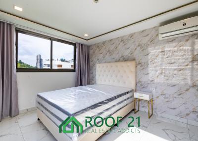 Spacious 2 Bedroom ️, with Gold Promotion on Thappraya Road!