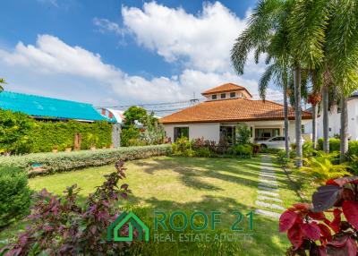 SALE detached house comes with an English style garden and pond, 3 bedrooms and 3 bathrooms, 408 sqm, Siam Country Club / S-0737K