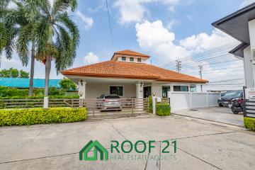 SALE detached house comes with an English style garden and pond, 3 bedrooms and 3 bathrooms, 408 sqm, Siam Country Club / S-0737K