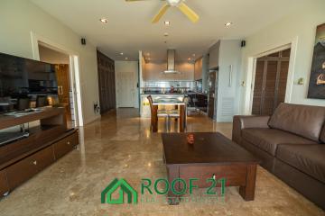 View Talay 5 located in Jomtien, 2 bedrooms, 2 bathrooms, with Jacuzzi and sauna in the master bedroom