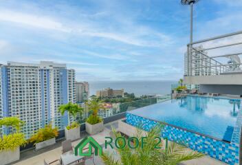 The Point Pratumnak, 2 bedrooms, 2 bathrooms comes with an impressive view.