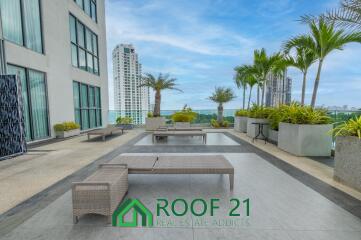 The Point Pratumnak, 2 bedrooms, 2 bathrooms comes with an impressive view.