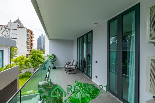 The epitome of luxury living in the heart of Jomtien 6 Bedrooms/11 Bathrooms