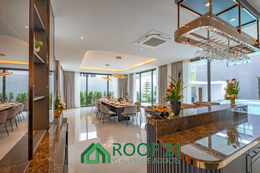 The epitome of luxury living in the heart of Jomtien 6 Bedrooms/11 Bathrooms