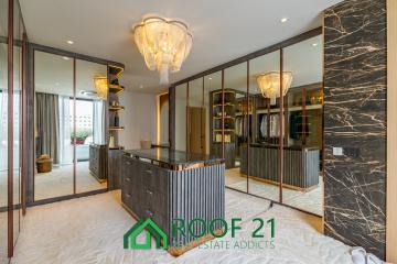 The epitome of luxury living in the heart of Jomtien 6 Bedrooms/11 Bathrooms