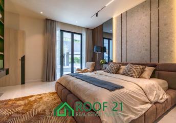 The epitome of luxury living in the heart of Jomtien 6 Bedrooms/11 Bathrooms