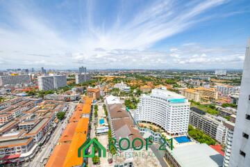 Jomtien Plaza: The Ultimate Beachfront Duplex Penthouse Experience