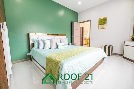 Luxurious Living in a Newly Renovated House with Private Pool Great Location: Close to Nong Nooch Garden and Khao Chi Chanin Pattaya S-0686Y