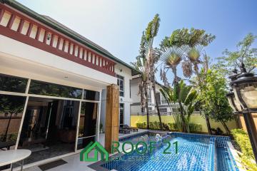 House For sale Modern Thai-Balinese Style Pool Villa near Jomtien Beach, close to Sukhumvit Road, Pattaya. S-0678Y