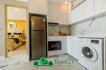 Hot Price! Luxury High-Rise Beachfront 1 Bedroom ready to move in now /P-0037D