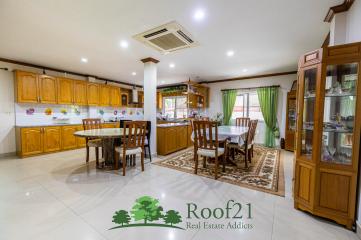 For SALE 2-storey Pool Villa House 3 Bedrooms 400 Sqm Thep Prasit Road/ S-0637T