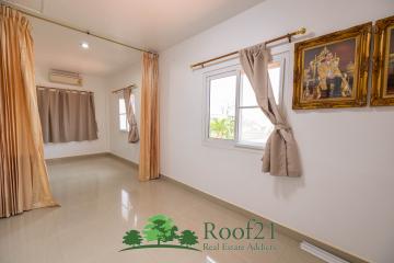 For SALE 2-storey Pool Villa House 3 Bedrooms 400 Sqm Thep Prasit Road/ S-0637T