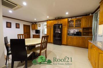 For SALE 2-storey Pool Villa House 3 Bedrooms 400 Sqm Thep Prasit Road/ S-0637T