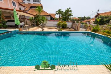 For SALE 2-storey Pool Villa House 3 Bedrooms 400 Sqm Thep Prasit Road/ S-0637T