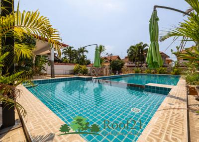 For SALE 2-storey Pool Villa House 3 Bedrooms 400 Sqm Thep Prasit Road/ S-0637T