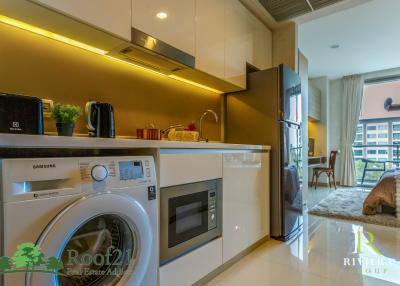 For Sale Brand New ! Luxury Fully Furnished Beachfront Condominium in Wongamat Beach, Pattaya P-0004Y/306