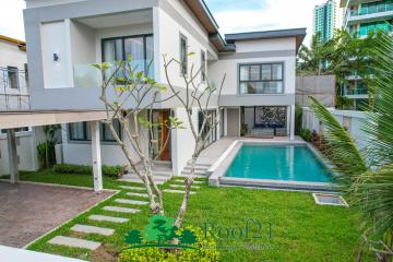 Brand new Luxury Pool Villa in City center only 800 m. to Jomtien Beach /S-0674D