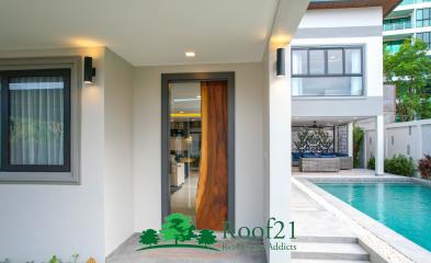 Brand new Luxury Pool Villa in City center only 800 m. to Jomtien Beach /S-0674D