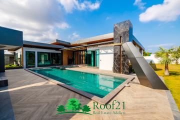 High-class living in a private and exclusive Pool Villa, Area starting at1,600 sq.m.