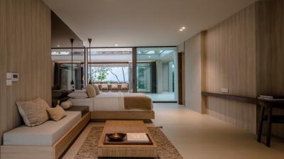 A brand new modern Luxury 3 Bed Villa on the Beach