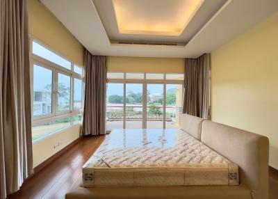 Beautiful pool villa next to the sea, special price,  Baan Talay project, Pattaya.