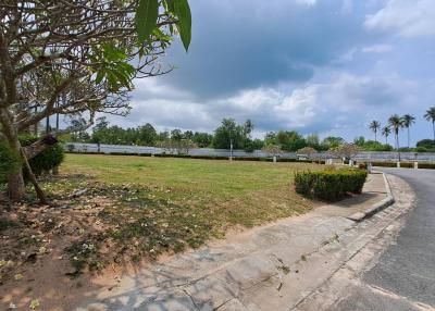 Beautiful land in the project, special price, Baantalay Pattaya,  Bang Saray, Sattahip.