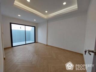 3-BR Townhouse near BTS Bang Chak