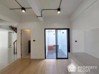 3-BR Townhouse near BTS Bang Chak