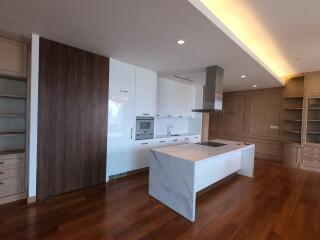 185 Rajadamri 4 bedroom condo for rent