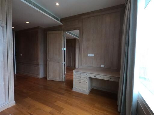 185 Rajadamri 4 bedroom condo for rent