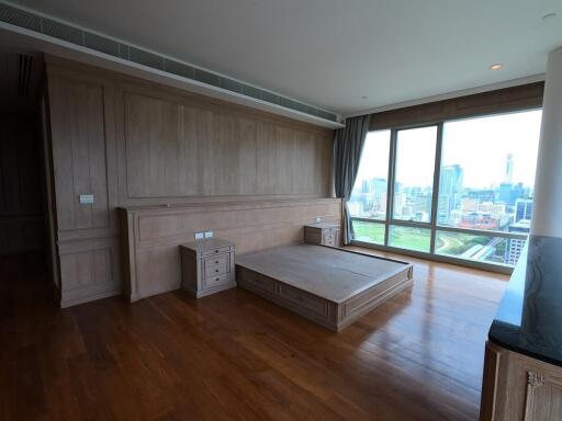 185 Rajadamri 4 bedroom condo for rent