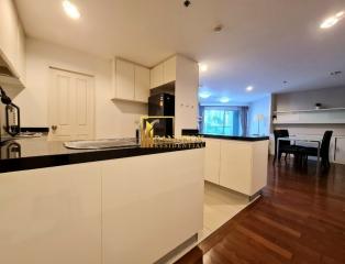 Belle Grand  Modern 2 Bedroom Condo With Large Kitchen