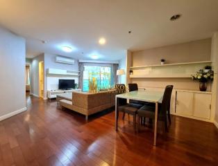 Belle Grand  Modern 2 Bedroom Condo With Large Kitchen