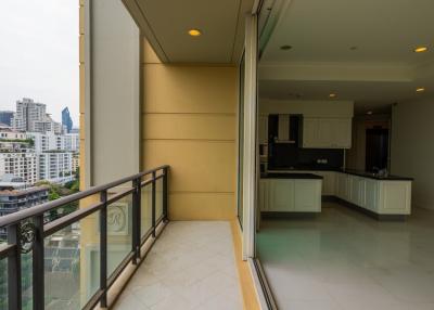 Royce Private Residence  Unfurnished 2 Bedroom Property in Sukhumvit 31