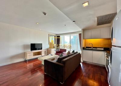 Large 2 Bedroom Serviced Apartment in Langsuan Area
