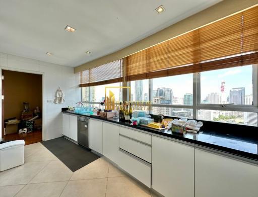 Incredible 4 Bedroom Penthouse Serviced Apartment in Prime Area