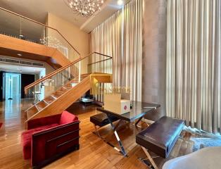 Incredible 4 Bedroom Penthouse Serviced Apartment in Prime Area