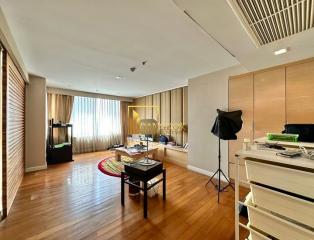 Incredible 4 Bedroom Penthouse Serviced Apartment in Prime Area