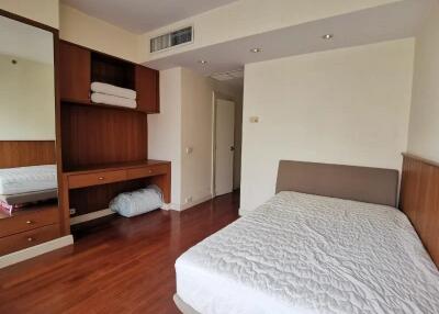 Condo for Rent at Langsuan Ville