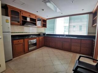 Condo for Rent at Langsuan Ville