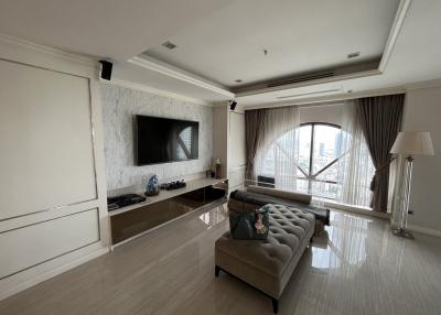 Condo for Sale at State Tower Bangkok